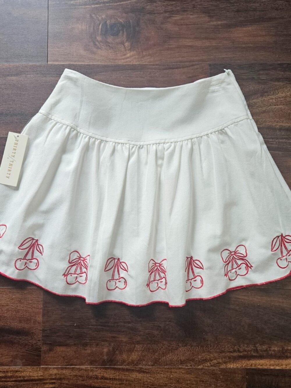 NWT Thirty/Thirty White Short Skirt Embroidered Cherries size medium flirty